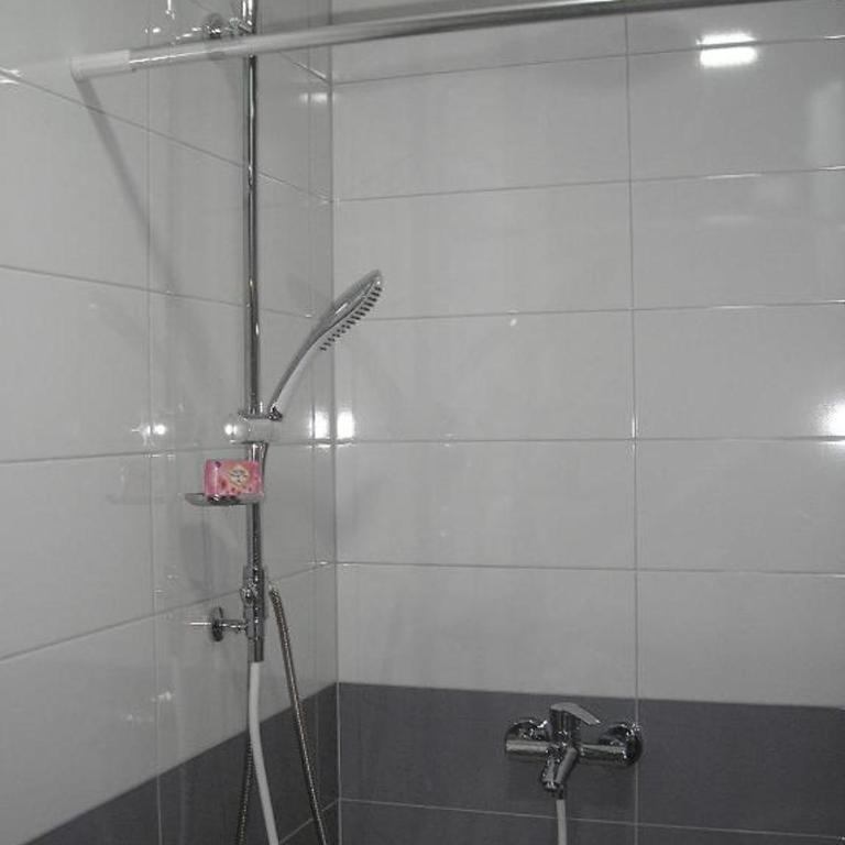 Dream INN Sarajevo - Twin Room with Private Bathroom - 3