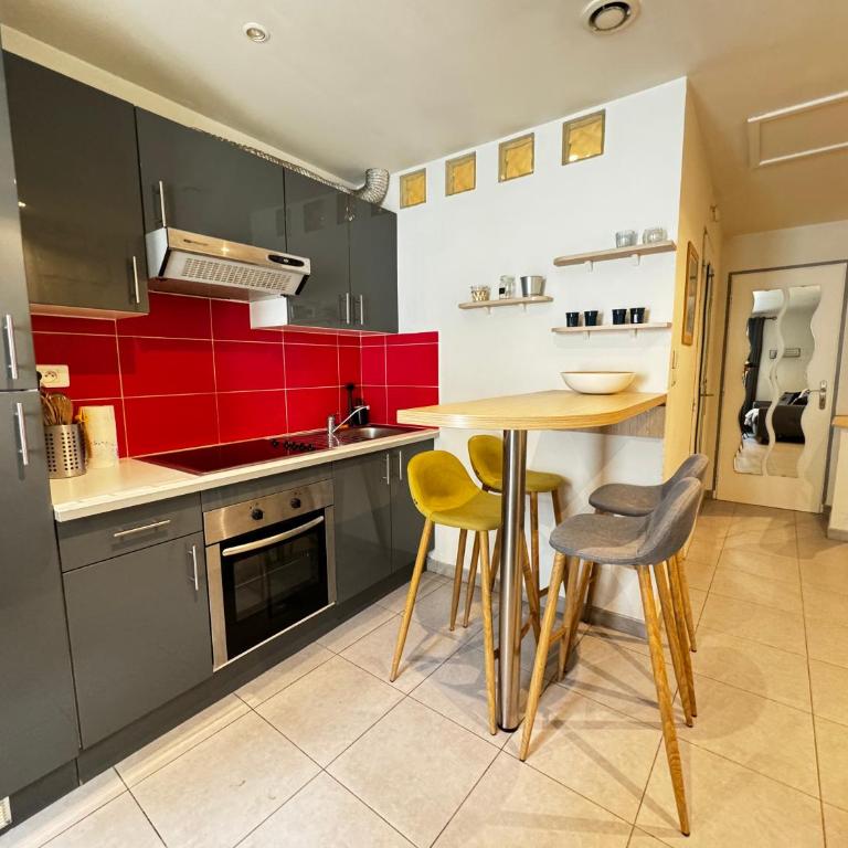 Le Cocon Citadin - Parking Gratuit à 500 m - 2 Smart TV - Apartment mit 1 Schlafzimmer - 16