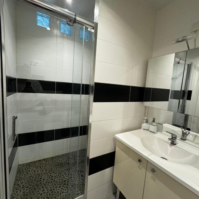Le Cocon Citadin - Parking Gratuit à 500 m - 2 Smart TV - Apartment mit 1 Schlafzimmer - 15