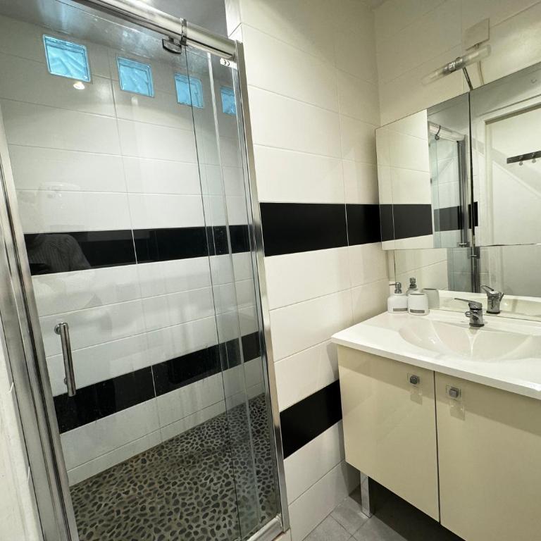 Le Cocon Citadin - Parking Gratuit à 500 m - 2 Smart TV - Apartment mit 1 Schlafzimmer - 10