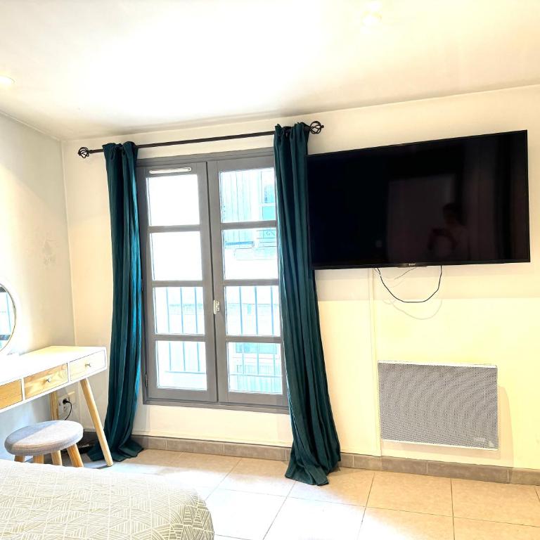 Le Cocon Citadin - Parking Gratuit à 500 m - 2 Smart TV - Apartment mit 1 Schlafzimmer - 24