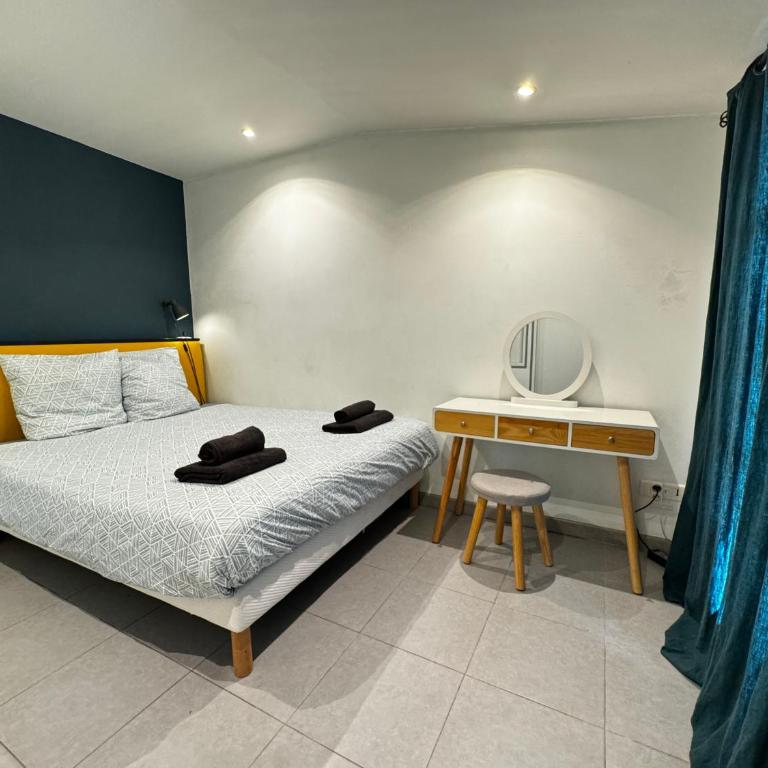 Le Cocon Citadin - Parking Gratuit à 500 m - 2 Smart TV - Apartment mit 1 Schlafzimmer - 3