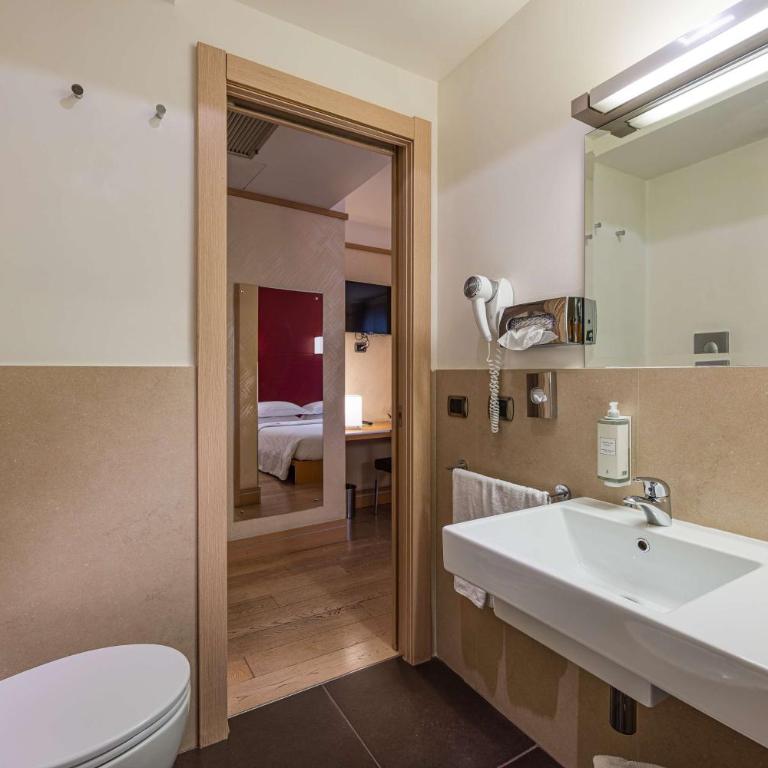 Best Western Hotel Armando - Standard King Room - 8