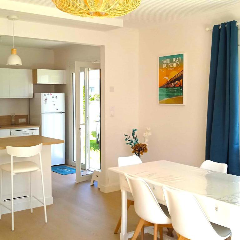 Maison Cosy, Rénovée, Proche Plage et Centre, Jardin, Animaux Bienvenus - FR-1-652-19 - Vacation Home - 2