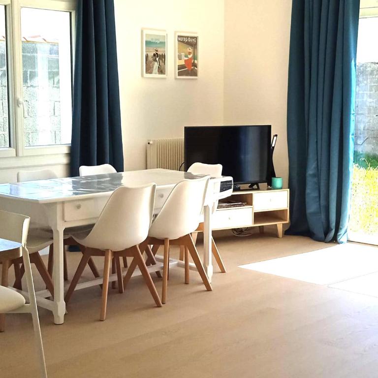 Maison Cosy, Rénovée, Proche Plage et Centre, Jardin, Animaux Bienvenus - FR-1-652-19 - Vacation Home - 12