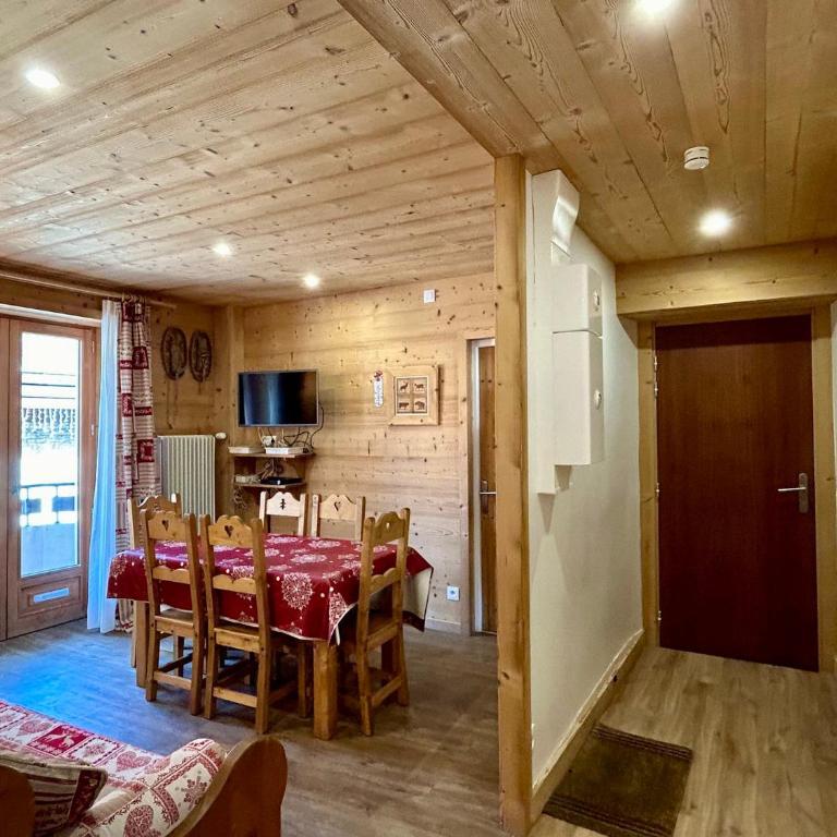 Charmant 3 pièces au cœur de La Clusaz, proche pistes, commerces et ESF, wifi inclus - FR-1-437-111 - Appartement - 8