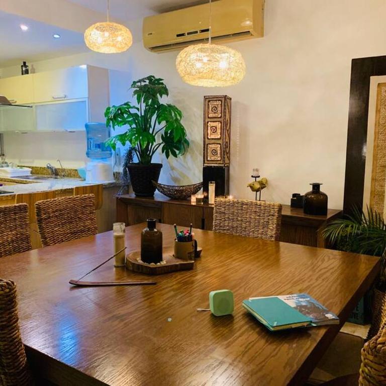 Beautiful Bali-Boho design Loft - Two blocks from sea - Three-Bedroom Apartment - 3