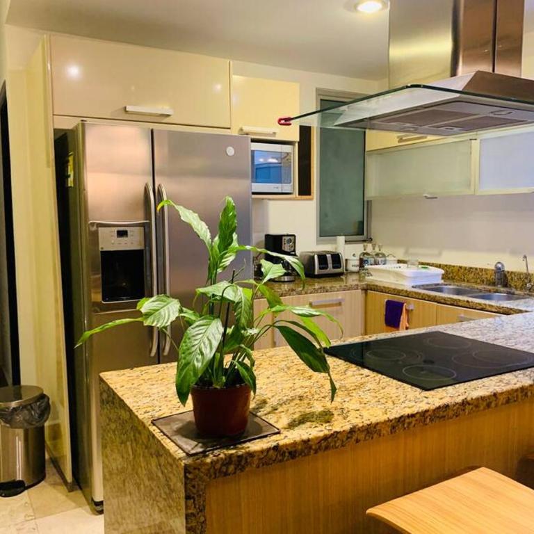 Beautiful Bali-Boho design Loft - Two blocks from sea - Three-Bedroom Apartment - 37