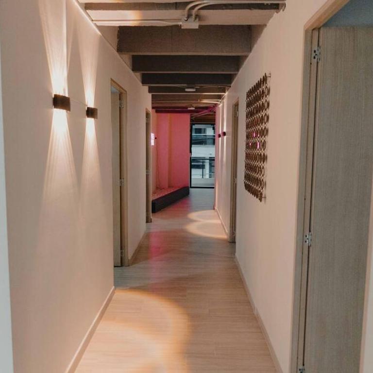 Laureles Industry Living 4BR - Four-Bedroom Apartment with Balcony - 13