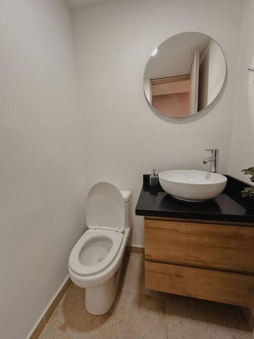 Laureles Industry Living 4BR - Four-Bedroom Apartment with Balcony - 24