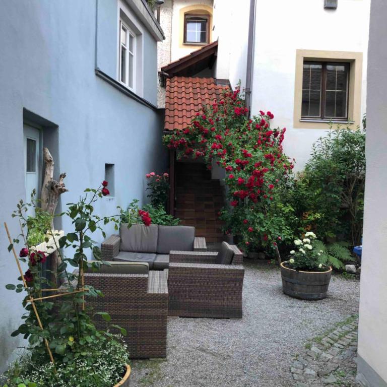 Im Rosenhof - One-Bedroom Apartment - 1