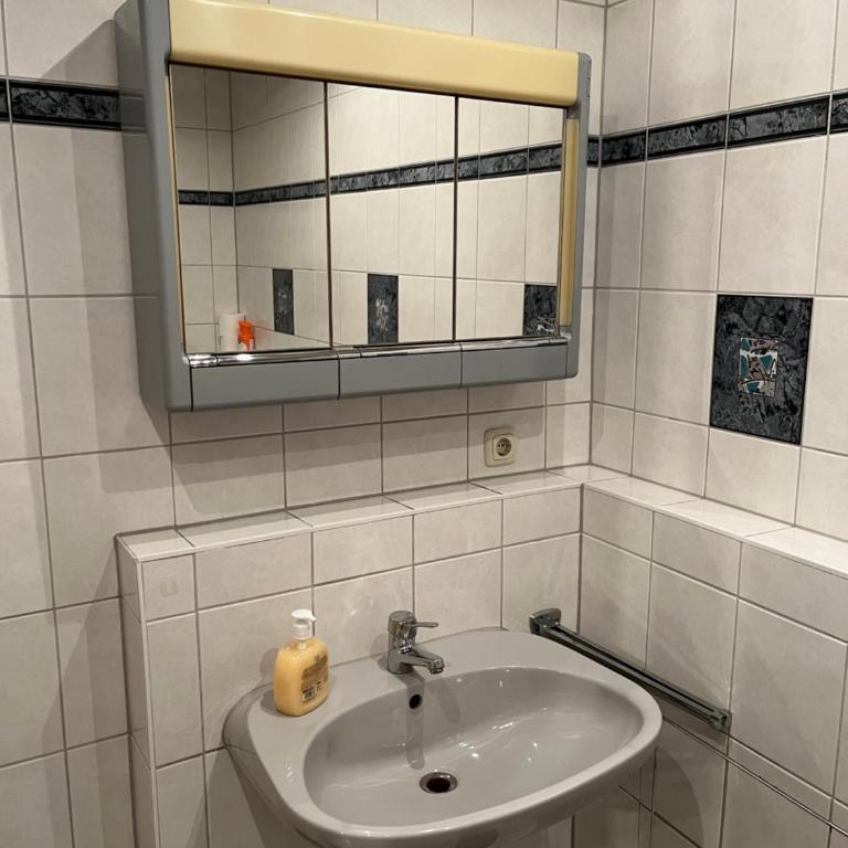 Schöne ruhige Wohnung mit Balkon - Apartment mit 1 Schlafzimmer - 5