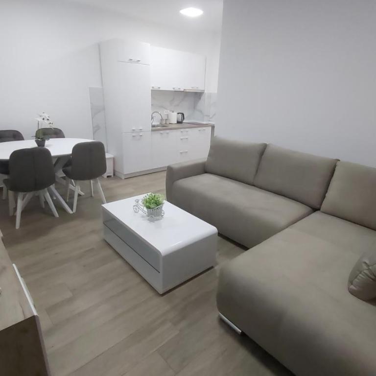 Apartmani Aida - Two-Bedroom Apartment - 9