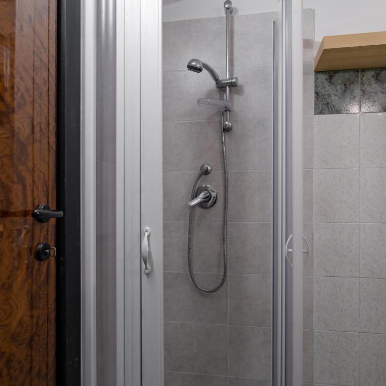 Vittorio Emanuele II by Toh Solution - Two-Bedroom Apartment - 14