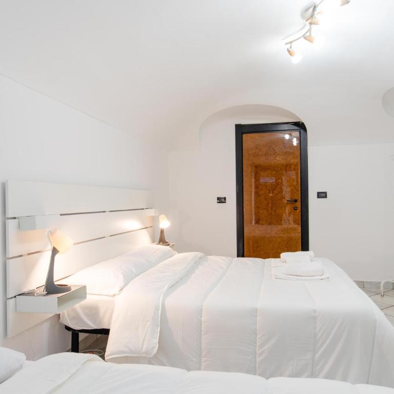 Vittorio Emanuele II by Toh Solution - Two-Bedroom Apartment - 27