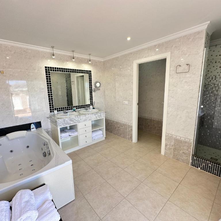Relax Nou Fontana 200M2 5min Beach - Apartamento de 3 dormitorios con balcón - 13