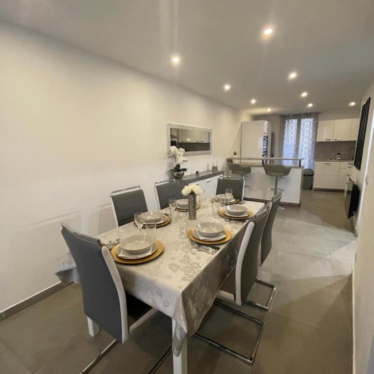 Maison de ville 75 m² + garage privé - Appartement 2 Chambres - 7