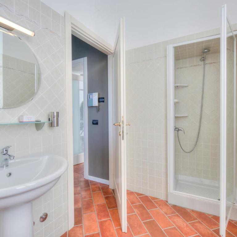 Aparthotel Arona on Lakeshore - Appartamento con Terrazza - 5