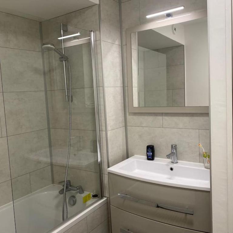T2 - CENTRE VILLE - PROCHE PLAGE - Appartement 1 Chambre - 4
