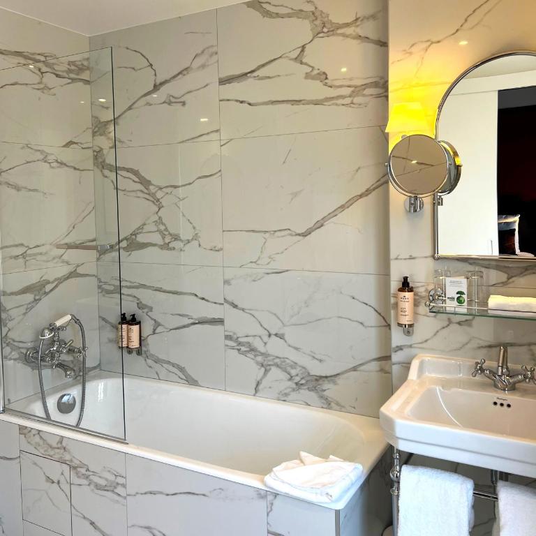 New Hotel République - Prestige Room - Maison Gabriel - 4