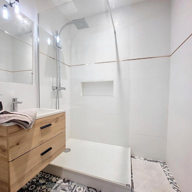 La Sensuelle Parenthèse - One-Bedroom Apartment - 21