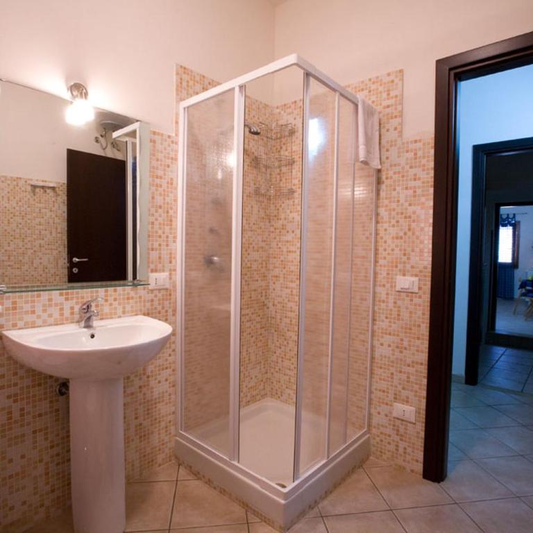 Residence Mareluna - Camera Matrimoniale Familiare - 18
