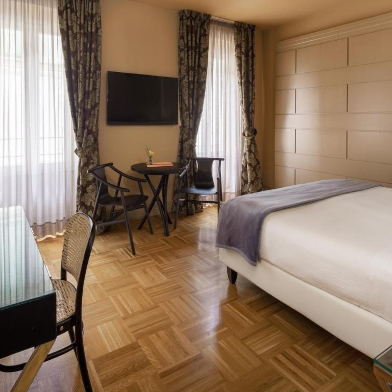 Hotel Number Nine - Deluxe Double Room - 3