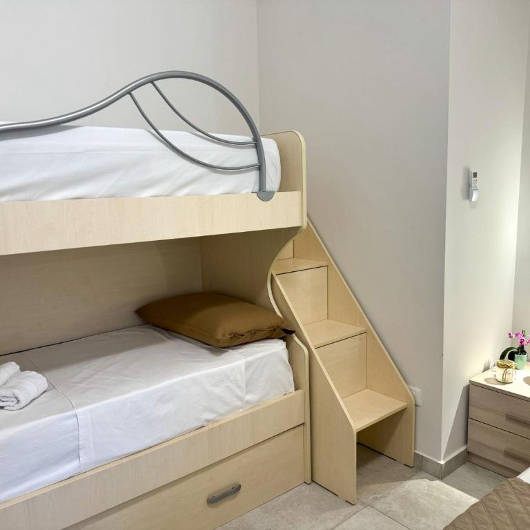 Vicoletto Fiorito - Standard Vierbettzimmer - 5