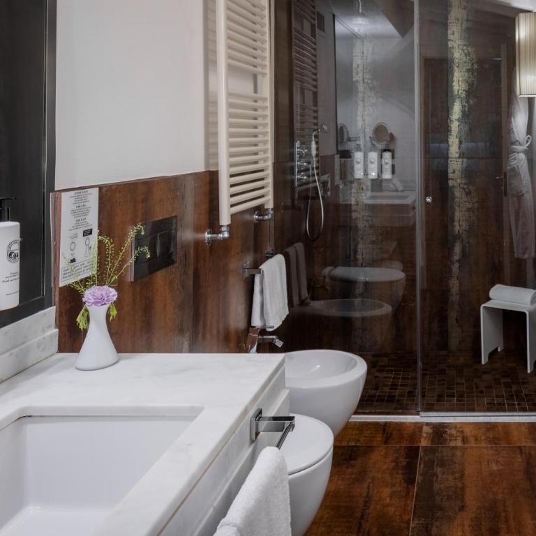 Hotel Number Nine - Suite with City View - 2