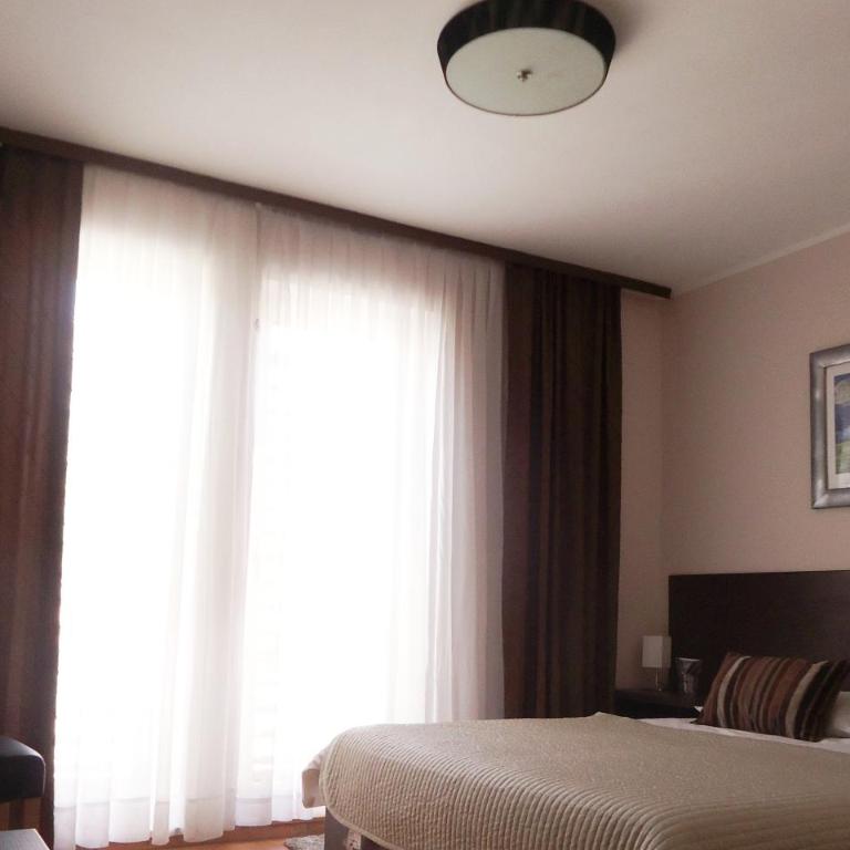 Hotel Divan - Dvokrevetna Soba sa Bračnim Krevetom/Zasebnim Krevetima - 3