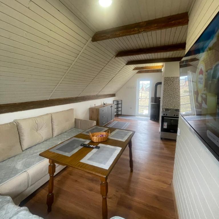 White House Žabljak - Quadruple Room with Mountain View - 8