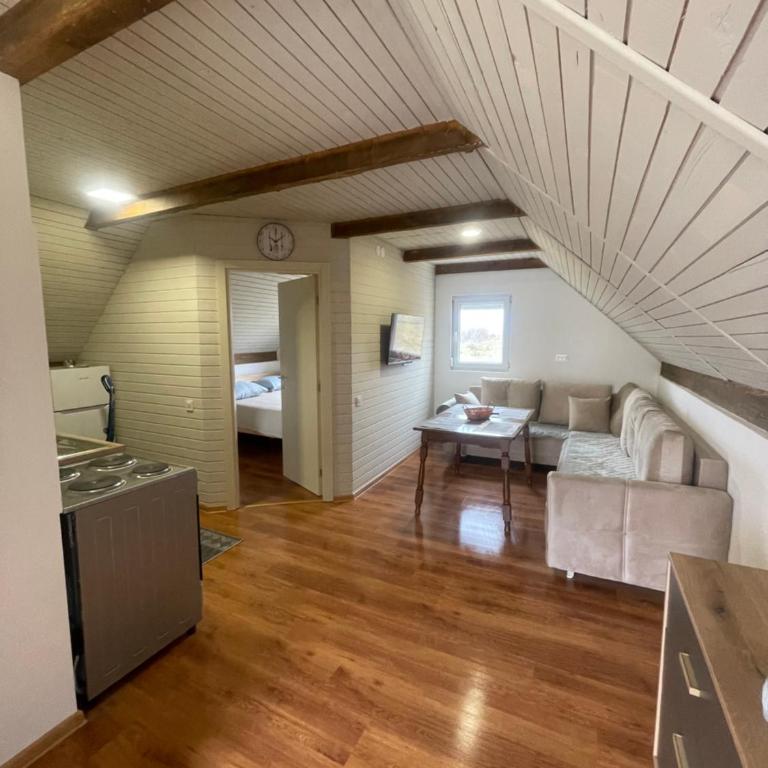 White House Žabljak - Quadruple Room with Mountain View - 11