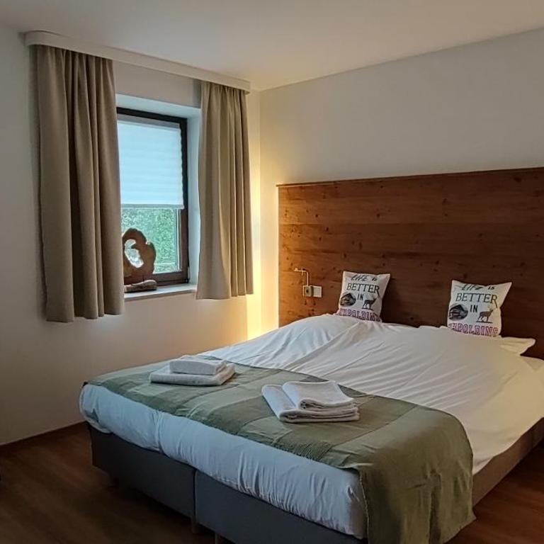 Pension Bergblick - Doppelzimmer mit Balkon - 1