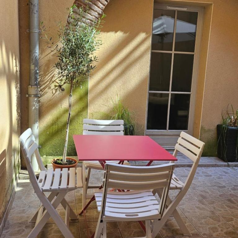 Le Patio St Étienne - Centre Historique - Parking gratuit - Appartement 2 Chambres - 18