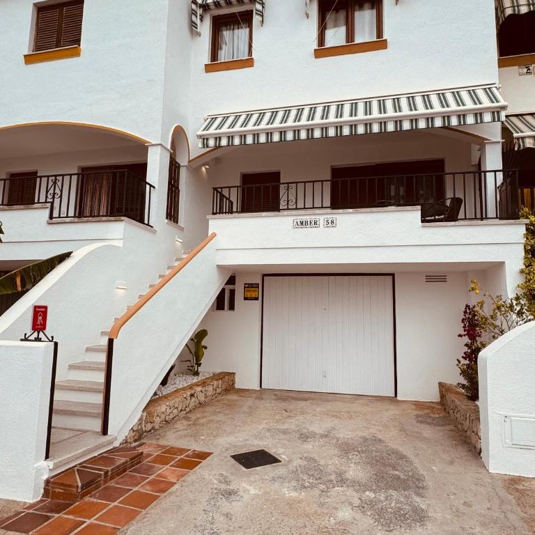 Amber Holiday Home - Casa de 4 dormitorios - 2