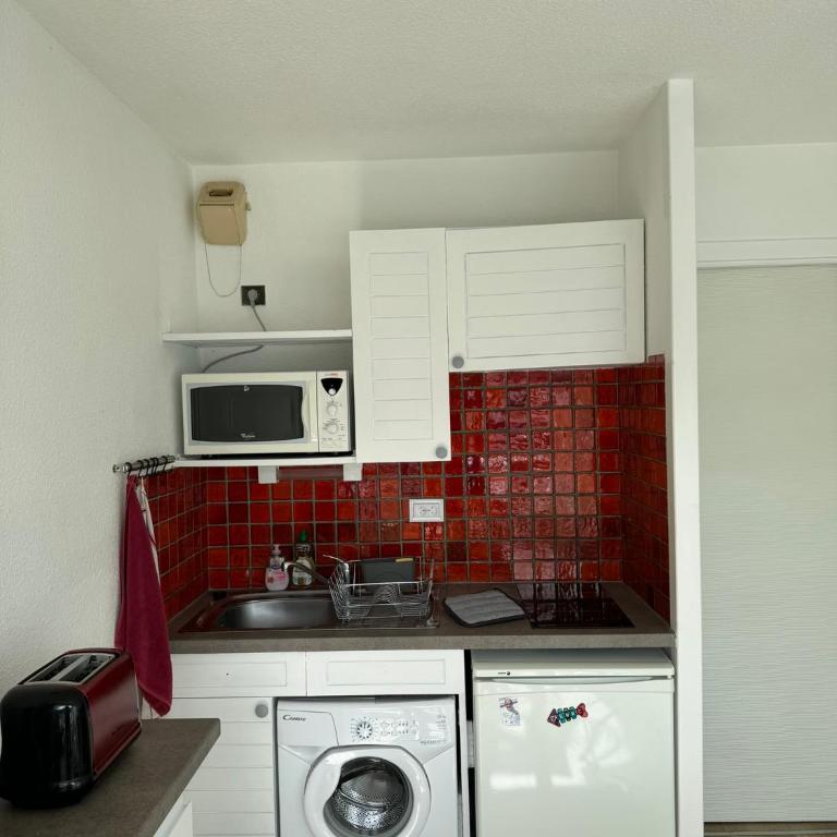 Confortable studio, wifi, parking, proche plage - Studio avec Balcon - 8