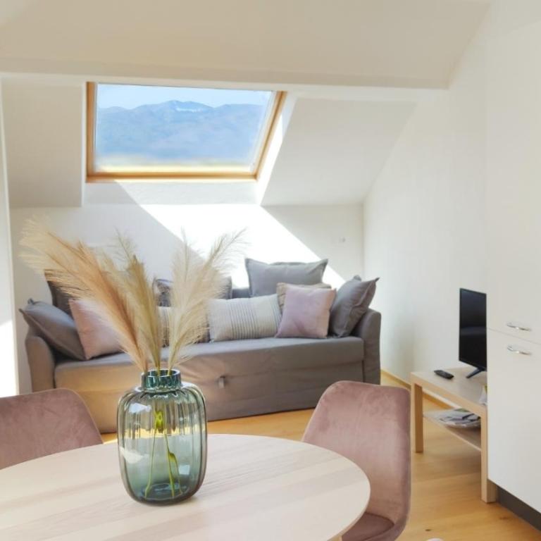 Suite Castel MeranO - panorama terrace and pool - Appartamento con Vista Montagna - 6