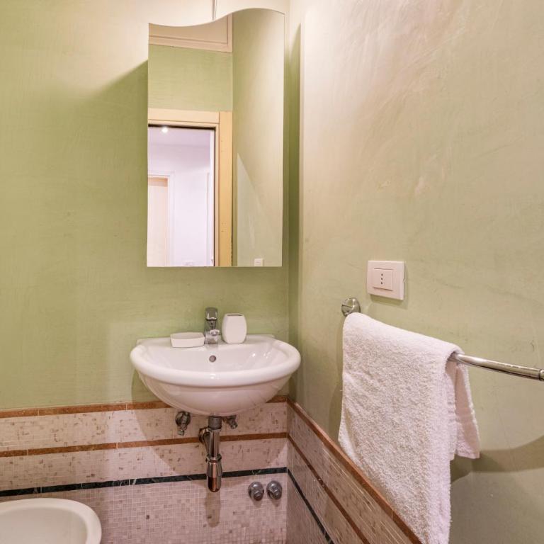 Luxury Art Apartment Piazza Signoria - Appartamento con 2 Camere da Letto - 32