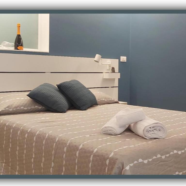 Room 10 - Family Room - 1