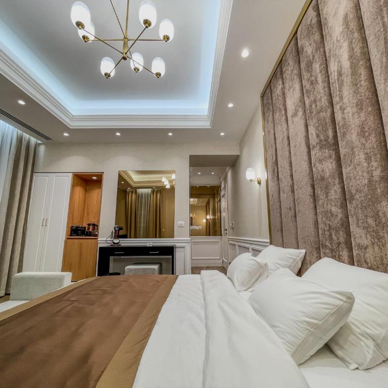 Hive Luxury Suites by MN Property - One-Bedroom Apartment - 11