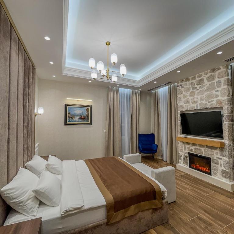 Hive Luxury Suites by MN Property - One-Bedroom Apartment - 1