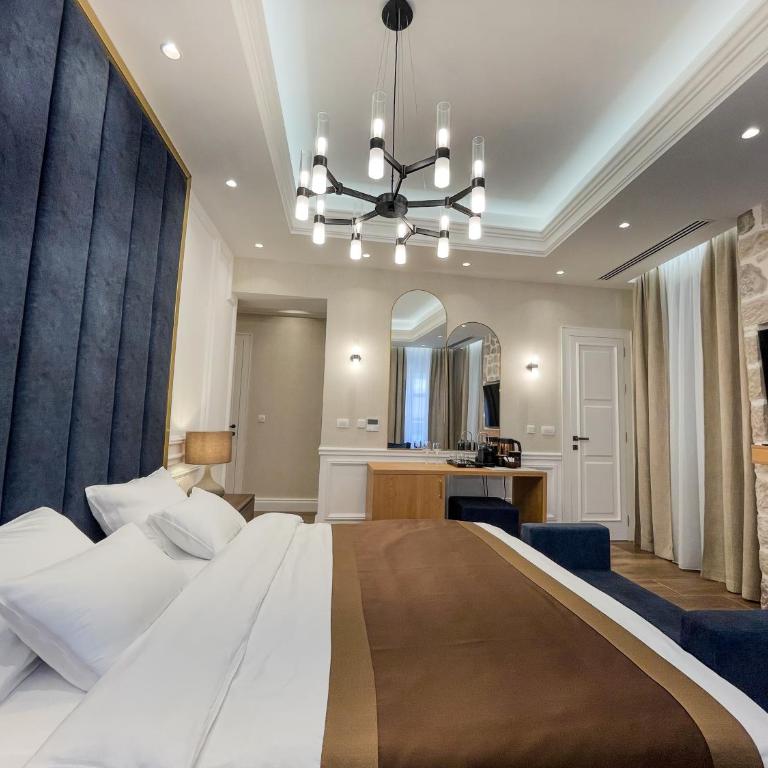 Hive Luxury Suites by MN Property - One-Bedroom Apartment - 17