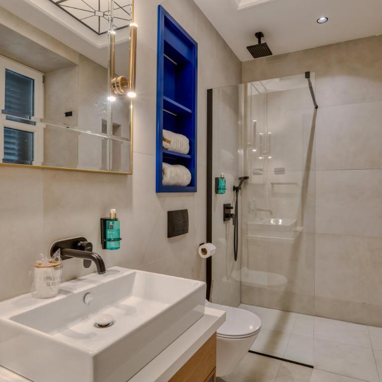 Hive Luxury Suites by MN Property - One-Bedroom Apartment - 22