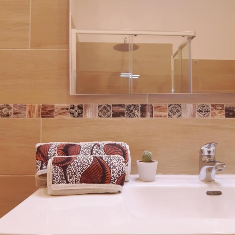 Intrecci & Impasti - Camera Matrimoniale con Bagno Privato Esterno - 24