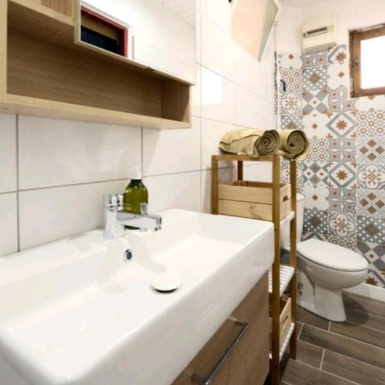 studio idéalement placé, calanques et centre ville - Apartment - 7