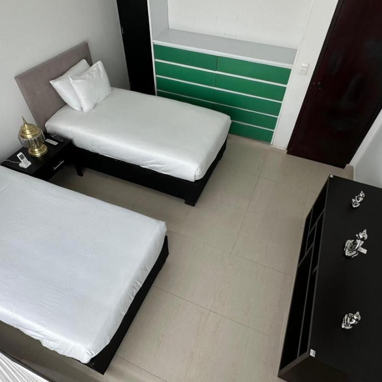 Rio-ApartaHotel-Lagos - Twin Room with Shared Bathroom - 2