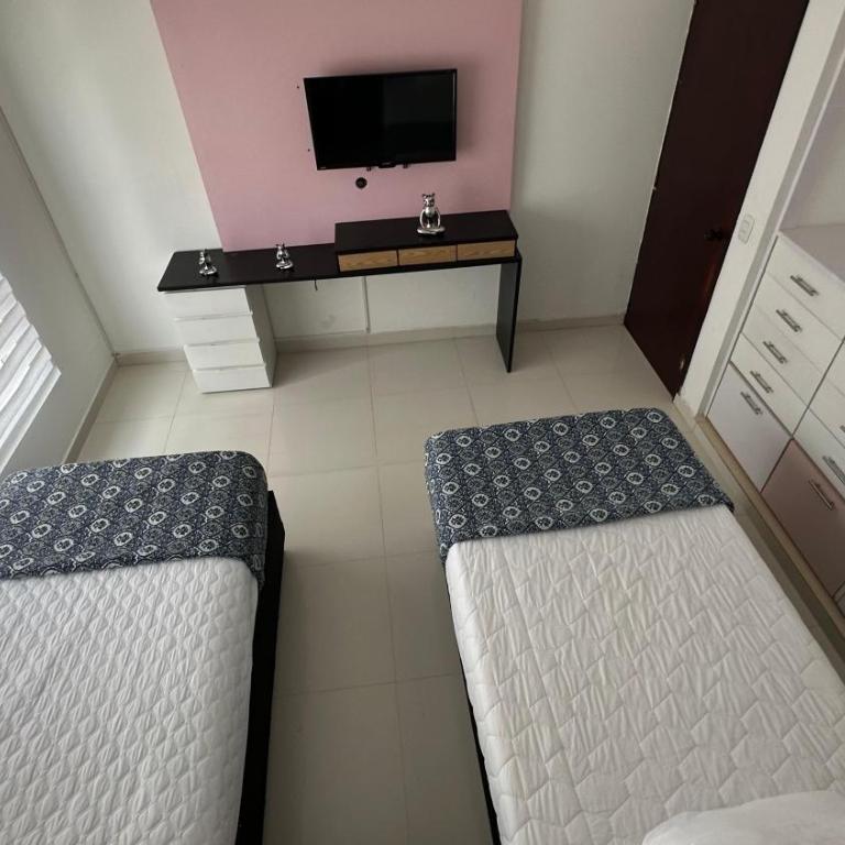 Rio-ApartaHotel-Lagos - Standard Twin Room with Shared Bathroom - 3