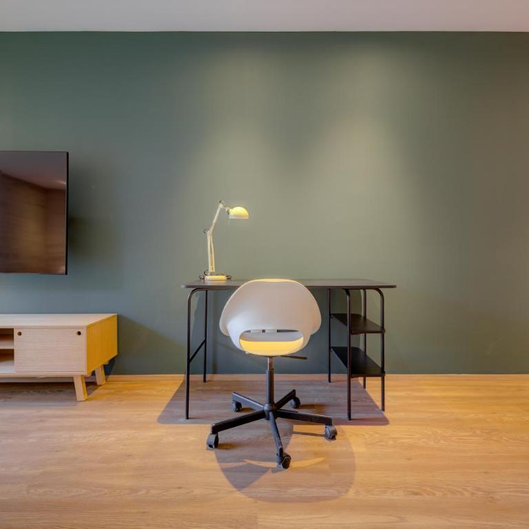 Capitalia Galileo Residences - Luxury Apartment, 3 Bedrooms, Balcony, Street View - 5