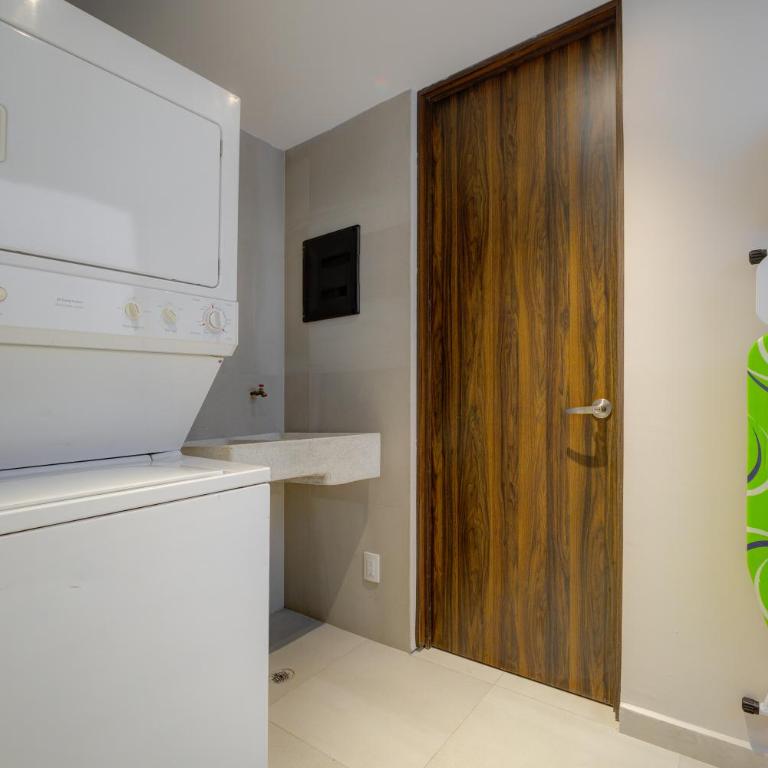 Capitalia Galileo Residences - Luxury Apartment, 3 Bedrooms, Balcony, Street View - 18