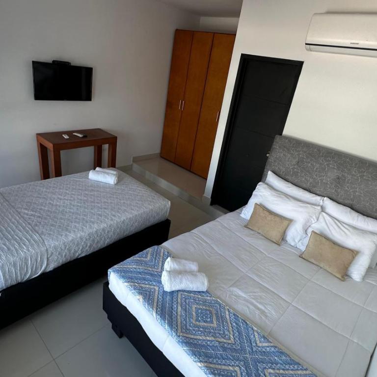 Rio-ApartaHotel-Lagos - Twin Room with Private Bathroom - 4
